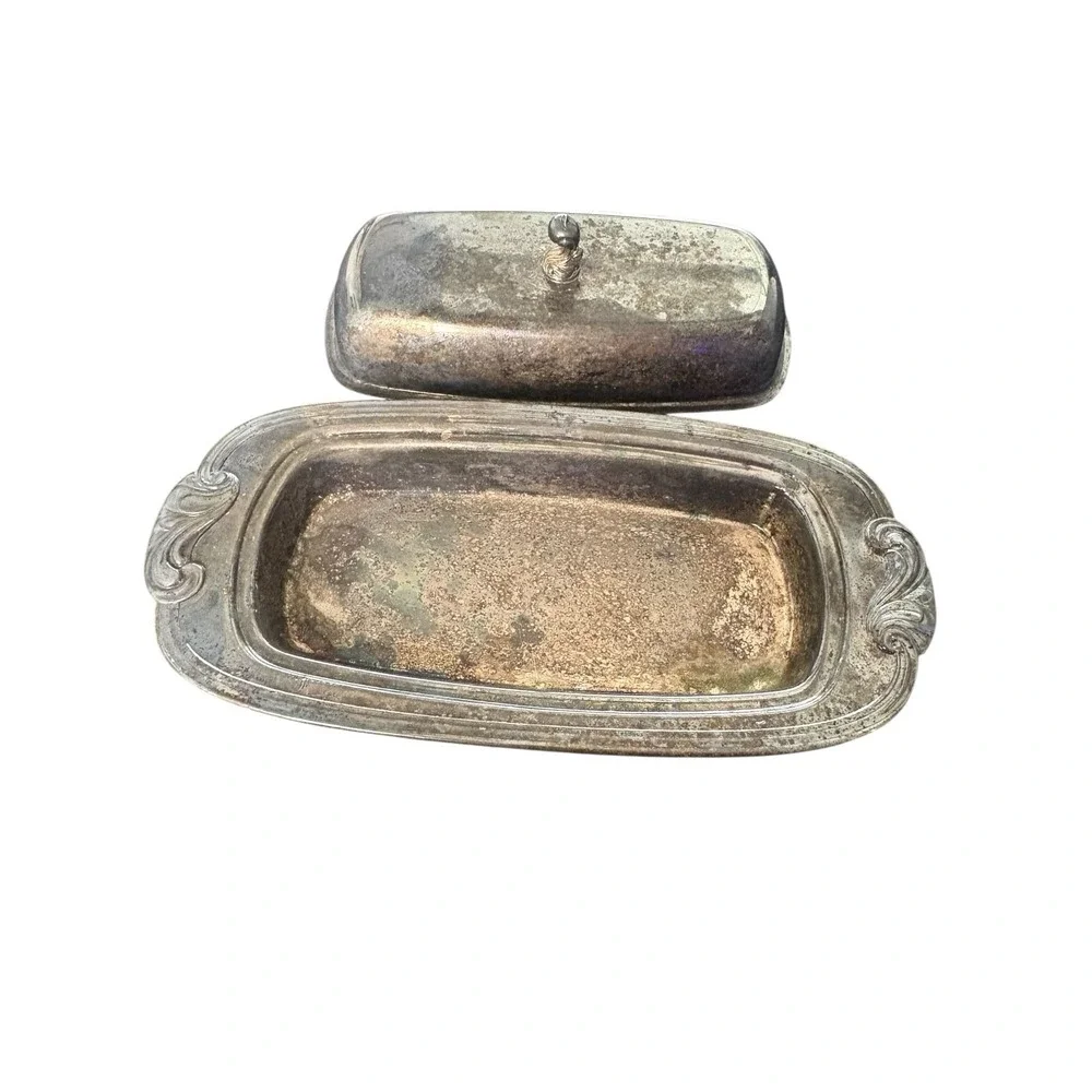 Vintage Wm A‎ Rogers Oneida Silverplate Covered Butter Dish